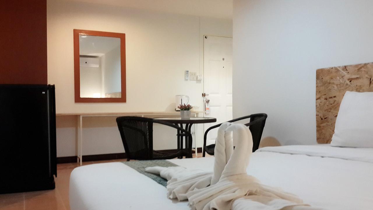 รินรดีเพลซ Hotel บุรีรัมย์ ภายนอก รูปภาพ