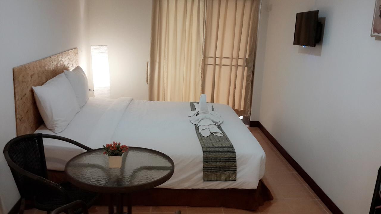 รินรดีเพลซ Hotel บุรีรัมย์ ภายนอก รูปภาพ