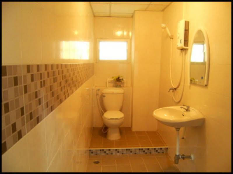 รินรดีเพลซ Hotel บุรีรัมย์ ภายนอก รูปภาพ