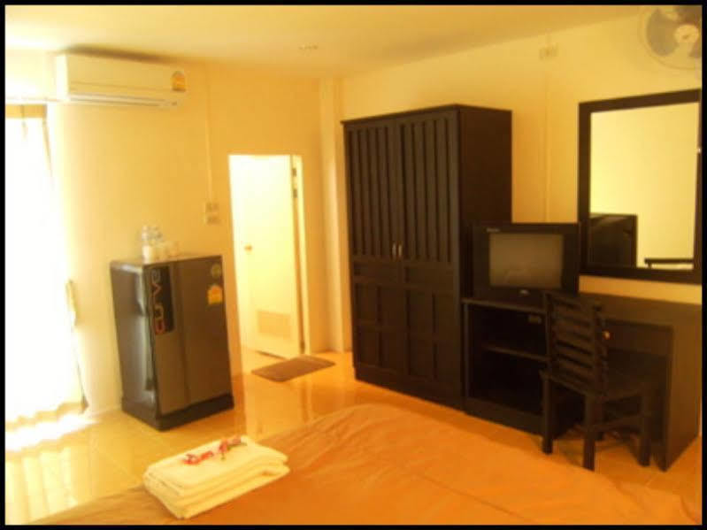 รินรดีเพลซ Hotel บุรีรัมย์ ภายนอก รูปภาพ